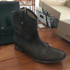 Frye Melissa Button Short Booties, size 10